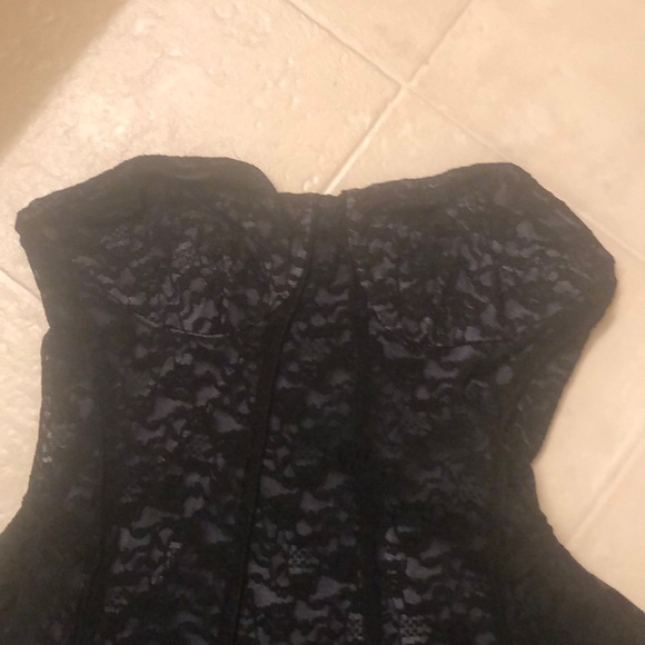 Lace dress 👗 - Picture 6 of 10